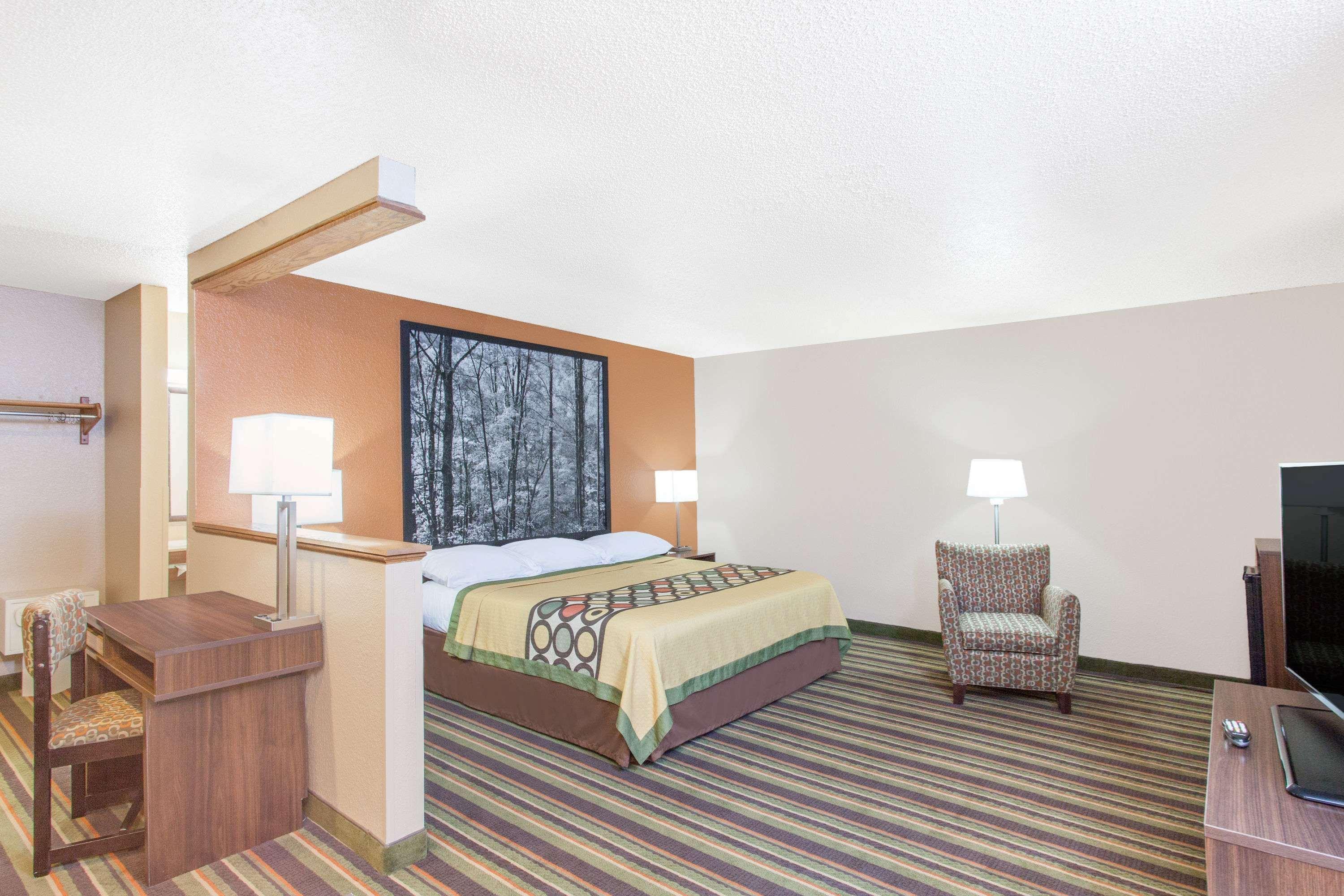 Super 8 By Wyndham Va Motel