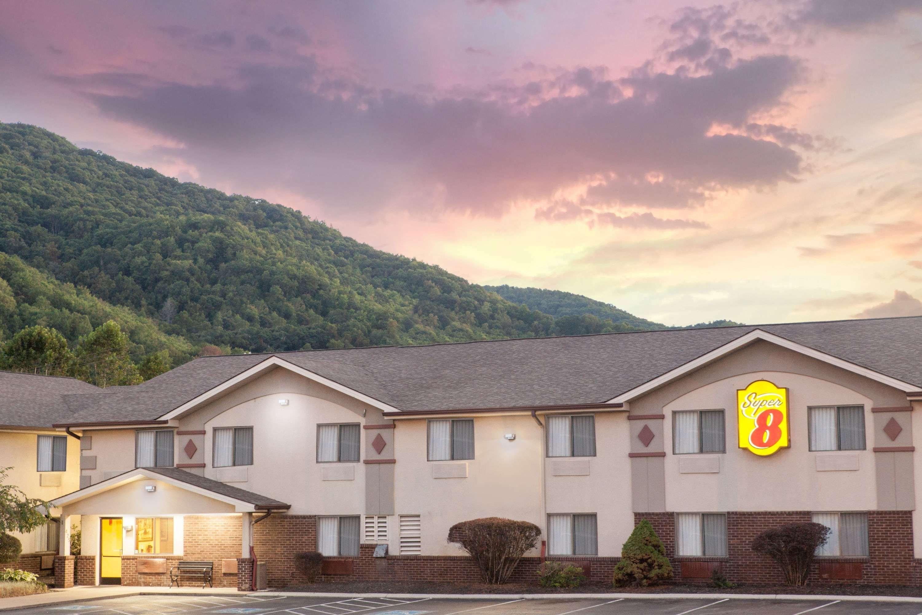 Motel Super 8 By Wyndham Va 2*
