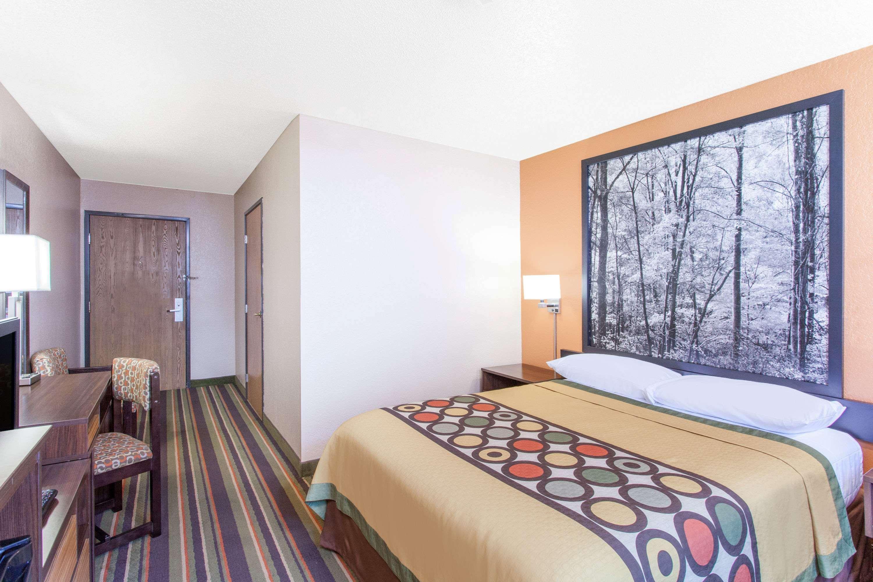 Super 8 By Wyndham Va